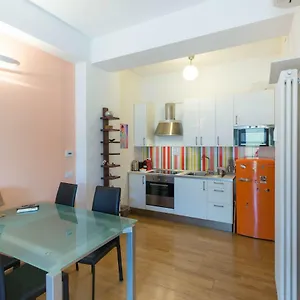 Navigli 6 Deluxe Apartment Milan